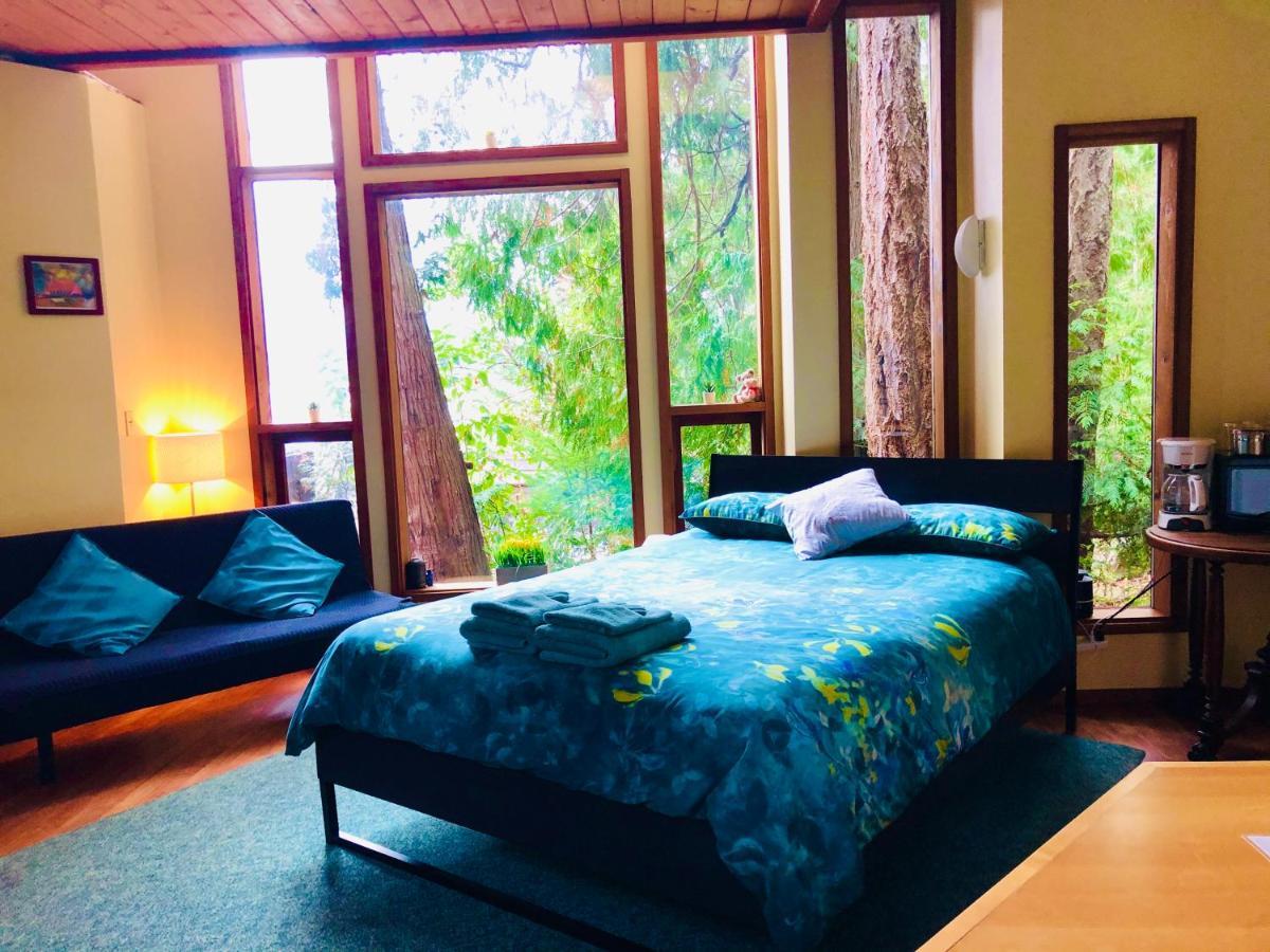 Serenity By The Sea Retreats Montague Harbour Экстерьер фото