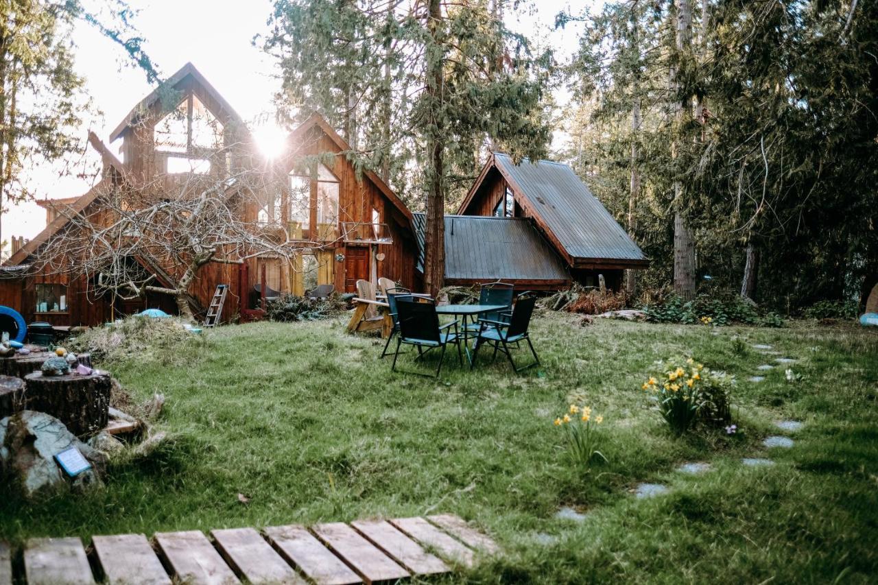 Serenity By The Sea Retreats Montague Harbour Экстерьер фото